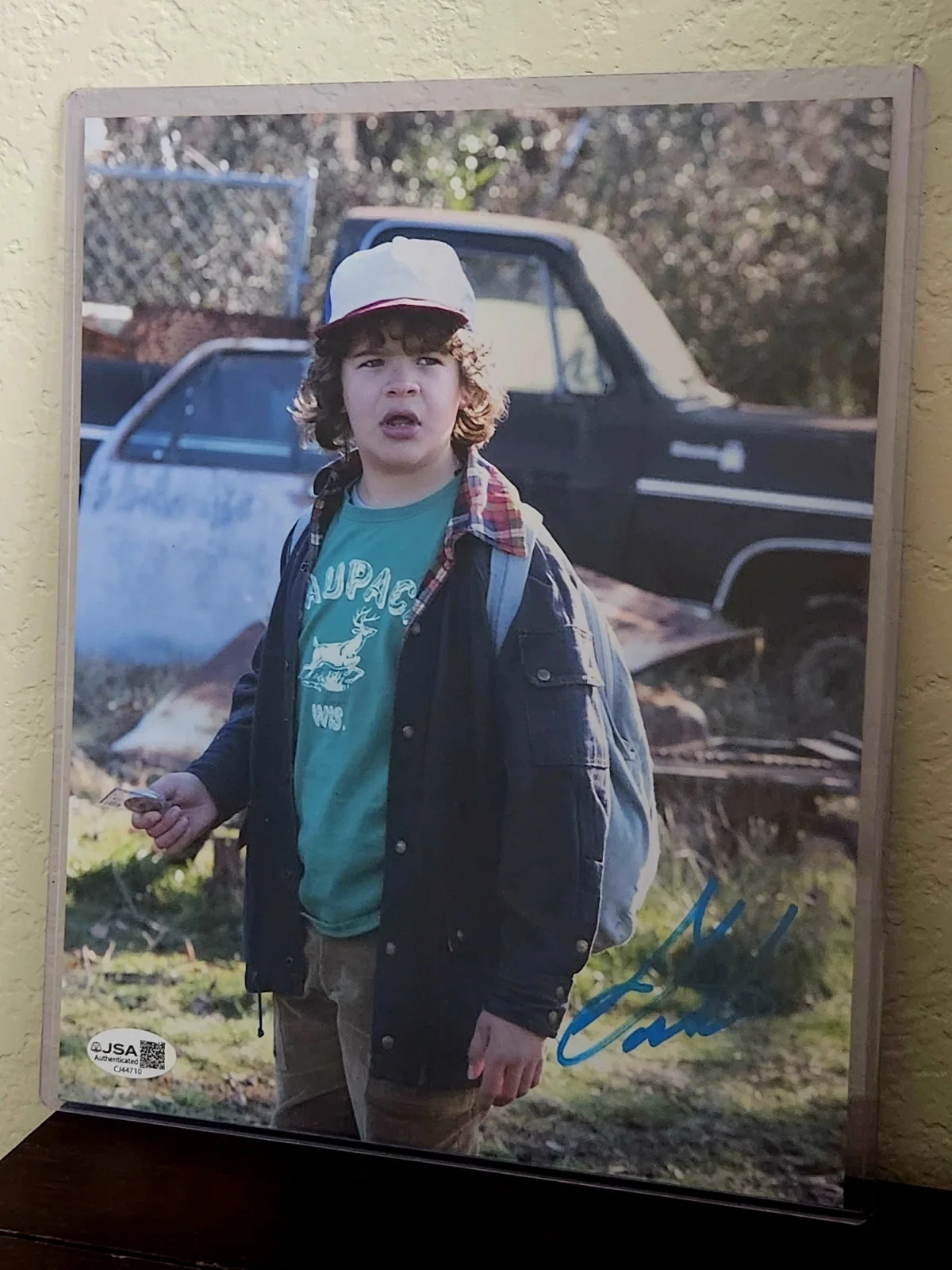 Gaten Matarazzo — Signed 8x10 GATEN MATARAZZO Stranger Things Dustin Autograph JSA COA
