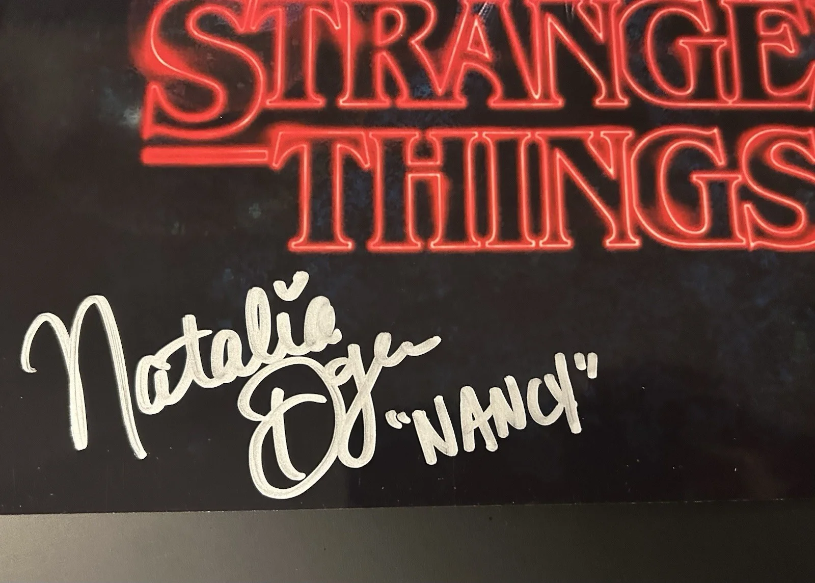 Natalia Dyer — Natalia Dyer Signed Stranger Things 11x17 Poster “Nancy” Inscription, image 2
