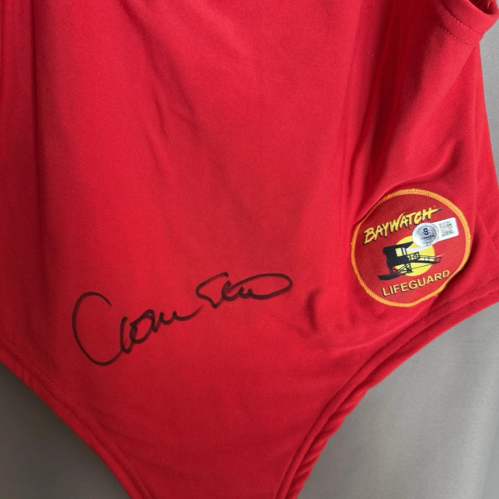 Carmen Electra — Carmen Electra Baywatch Signed Swimsuit Autographed Beckett BAS COA, изображение 2