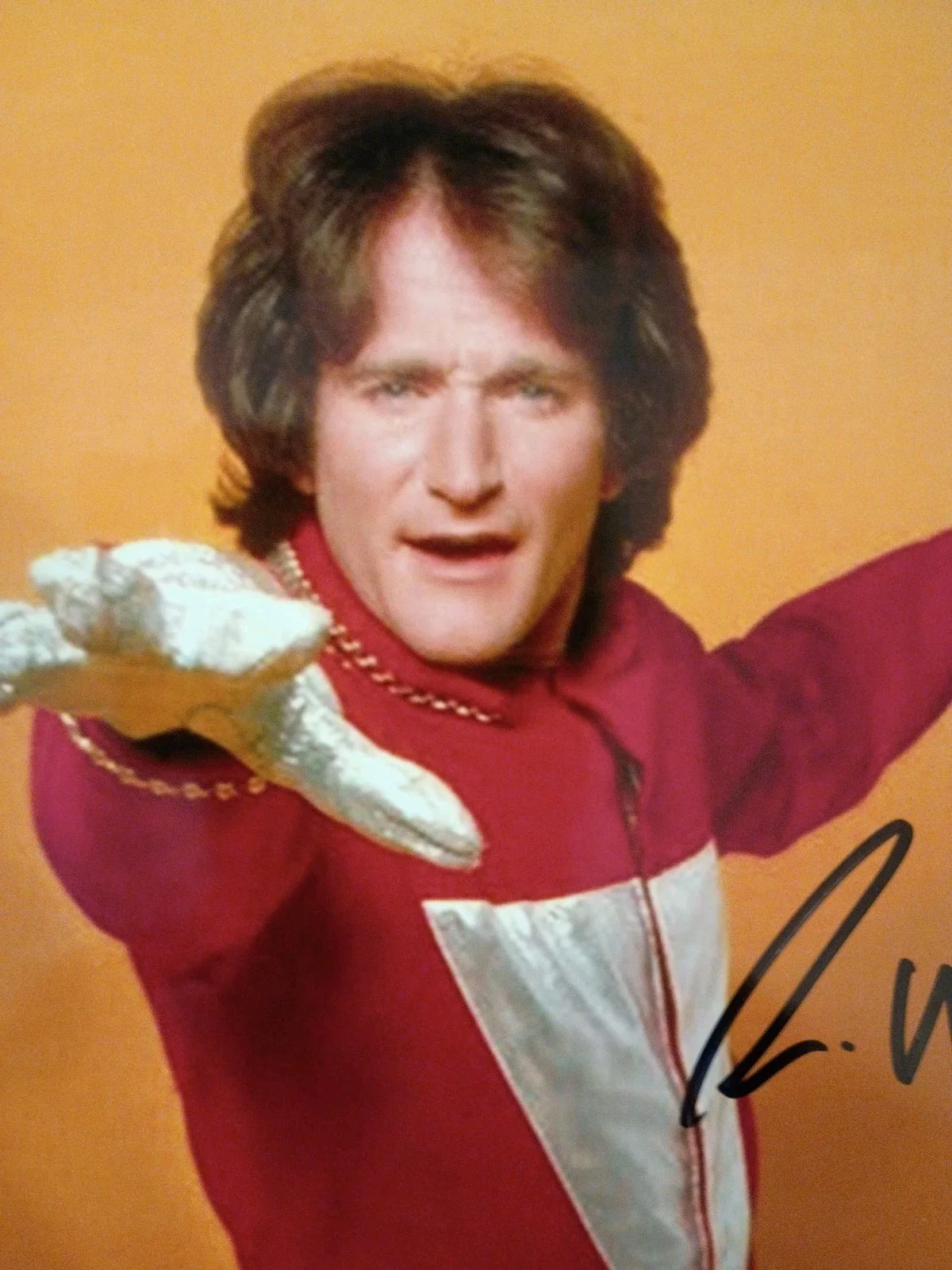Robin Williams — Robin Williams Mork and Mindy Signed 8x10 COA W/Matching Numbered Sticker, image 2