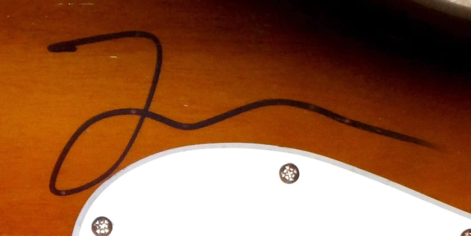 FOO FIGHTERS HAND SIGNED AUTOGRAPHED FENDER GUITAR X4 ON BODY RARE W/EXACT PROOF, изображение 3