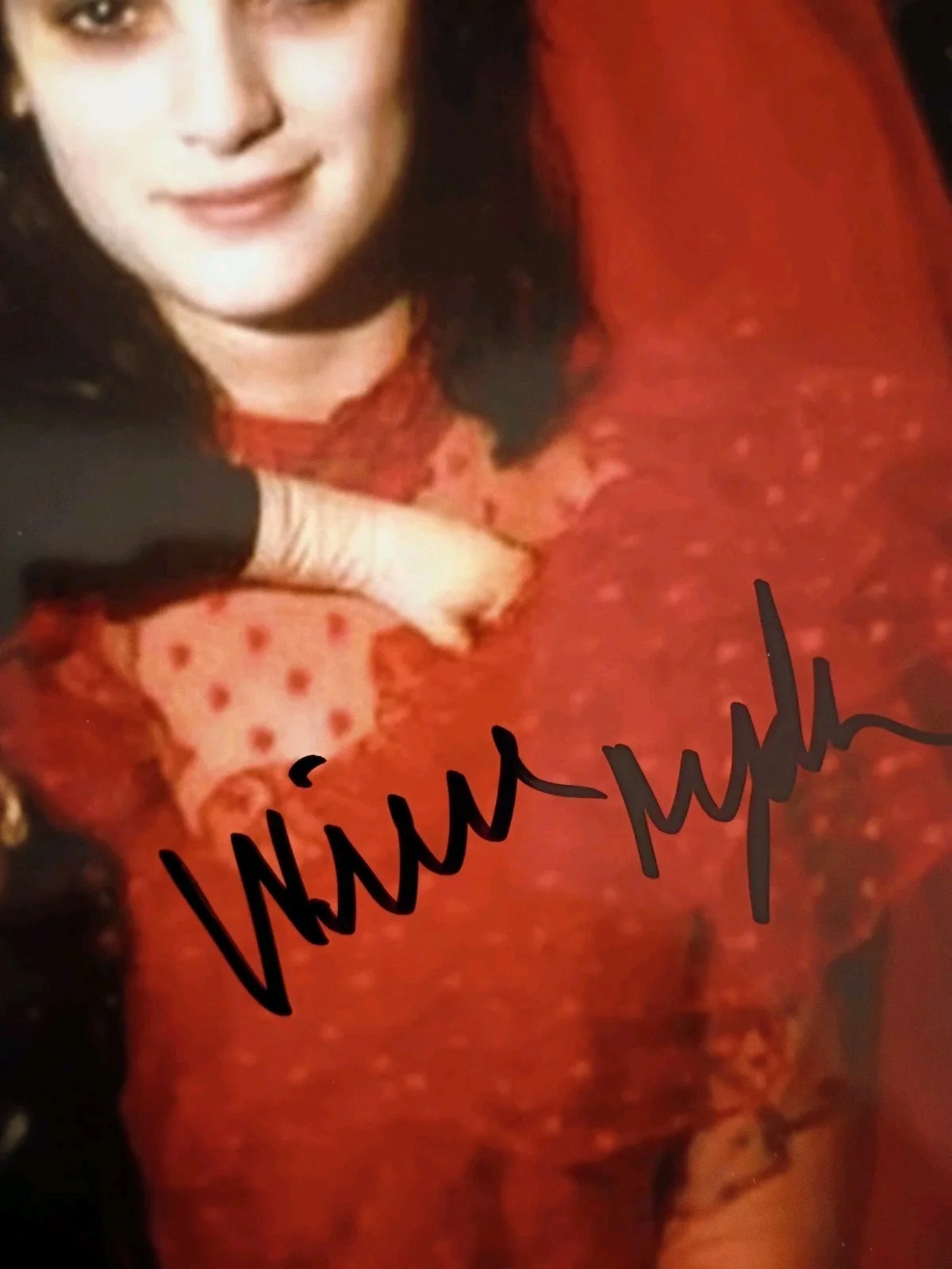 Winona Ryder — Beetlejuice Winona Ryder Signed 8x10 COA W/Matching Numbered Sticker, image 3