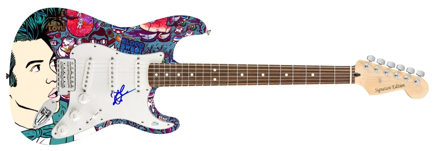 Panic! At The Disco Brendon Urie Autographed 1/1 Custom Graphics Photo Guitar AC, изображение 2