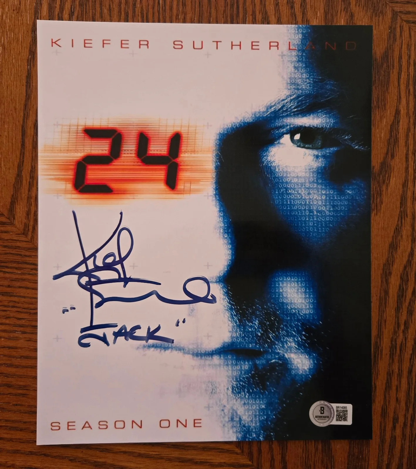 Kiefer Sutherland — Kiefer Sutherland Signed "24" 8x10 (Beckett COA)