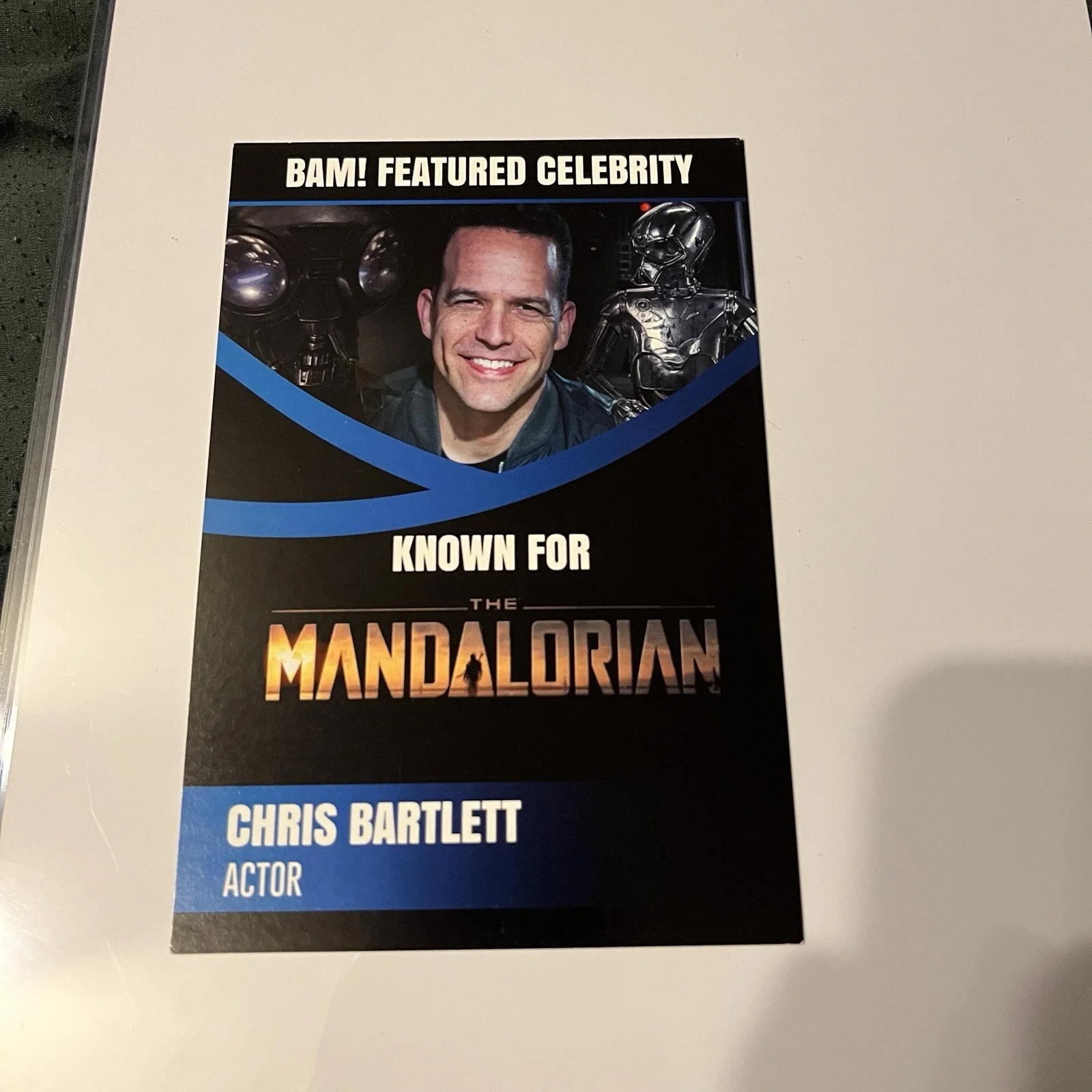 Christ Bartlett — Chris Bartlett Signed The Mandalorian Q9-0 Zero 8x10 Photo Signed 8x10 Photo, изображение 2