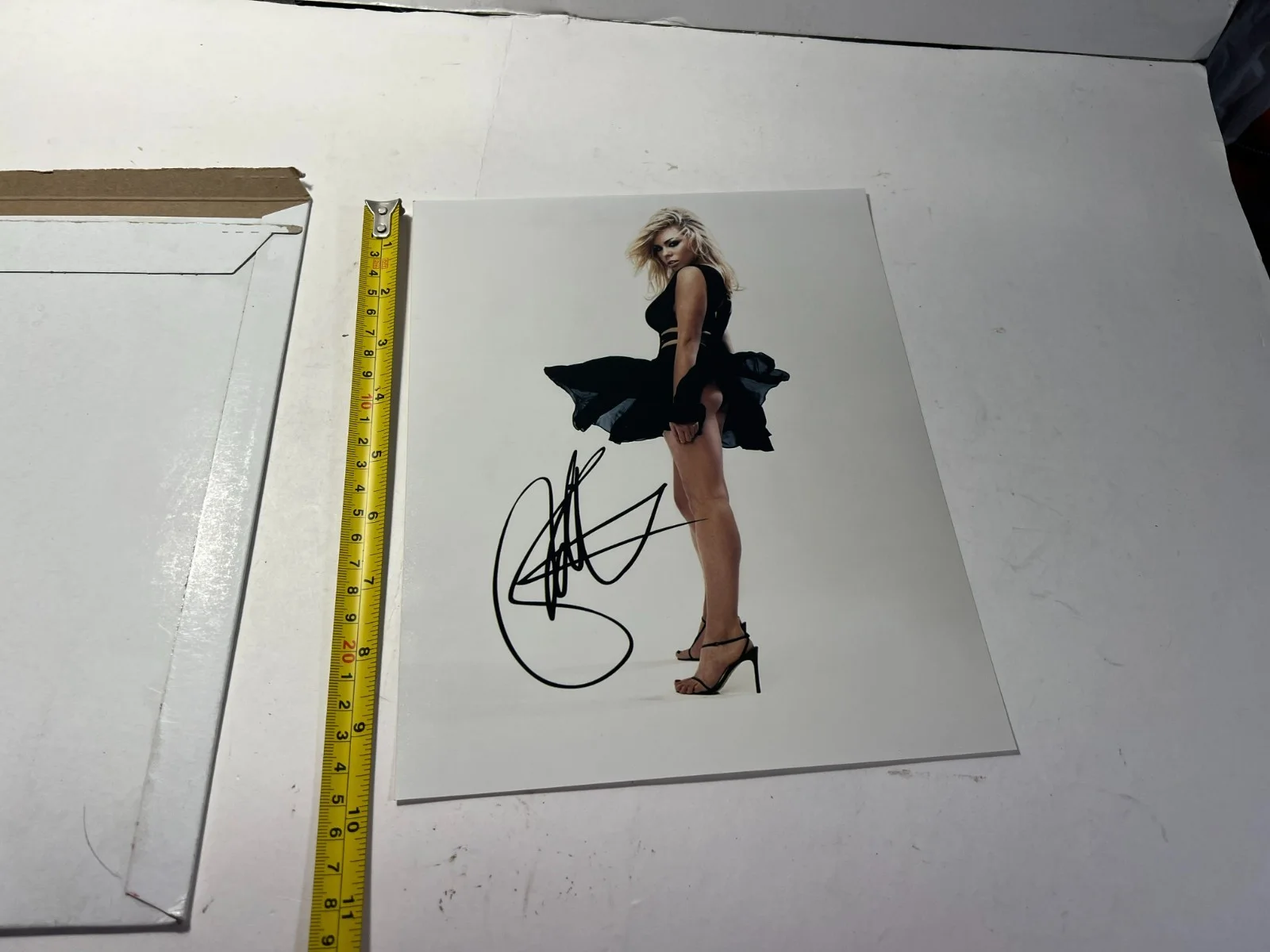 Billie Piper Signed 8x10 Photo Picture with COA great looking autographed Pic, image 2