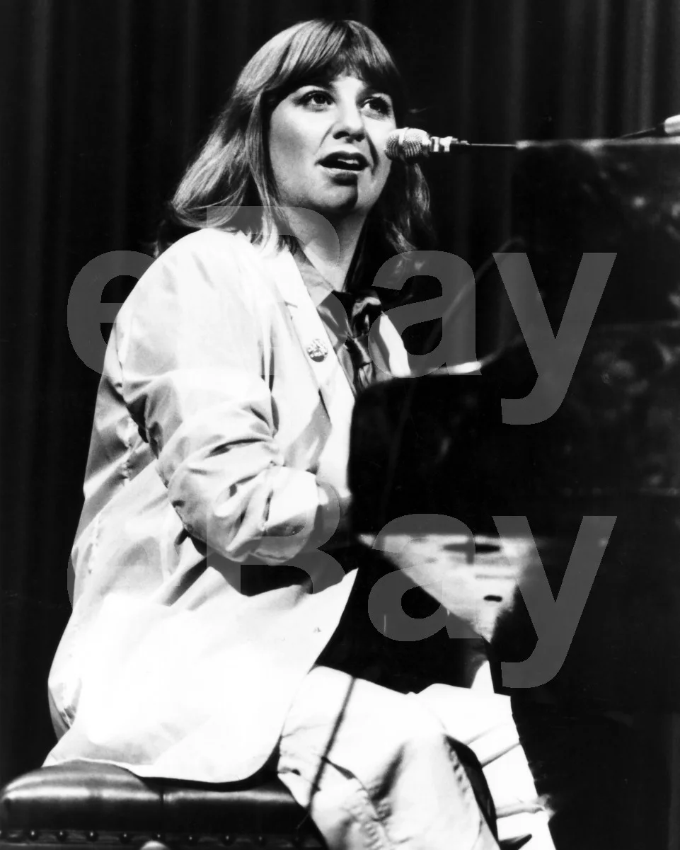 Victoria Wood 16x12 Photo Poster Print, изображение 4