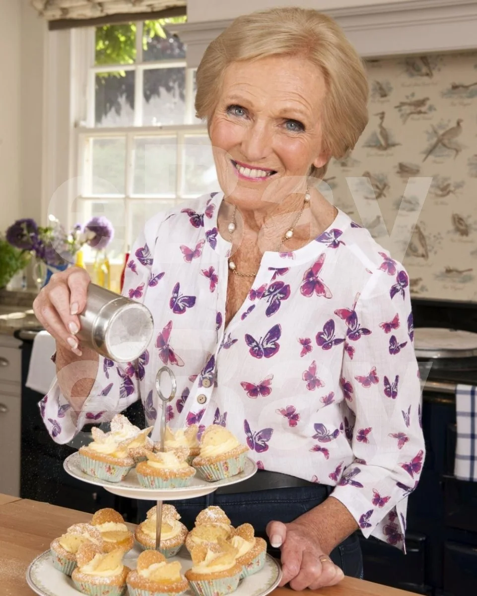 Mary Berry 16x12 Photo Poster Print, изображение 4