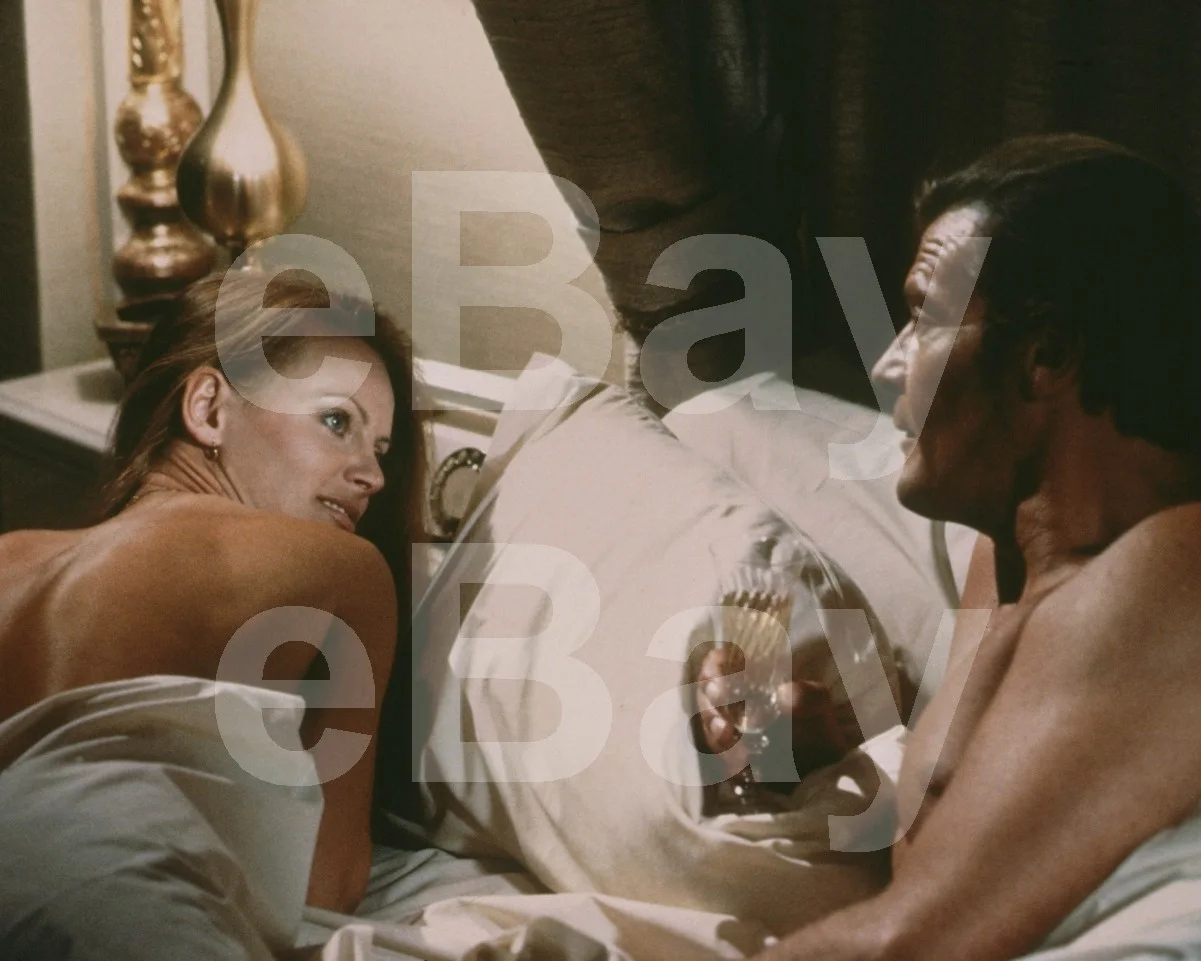 Octopussy - James Bond (1983) Kristina Wayborn, Roger Moore 16x12 Photo Poster, изображение 4