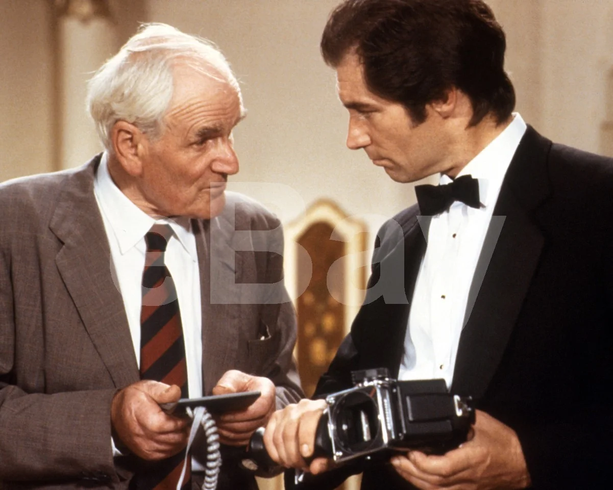 License to Kill - James Bond (1989) Desmond Llewelyn, Timothy Dalton 16x12 Photo, изображение 4