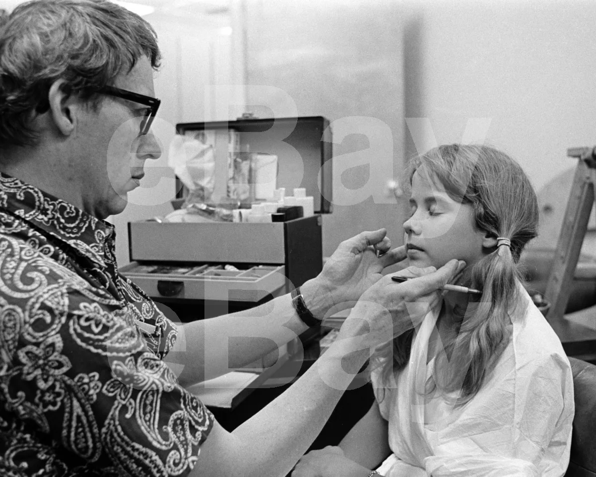 The Exorcist (1973) Linda Blair "Behind the Scenes" 16x12 Photo Poster Print, изображение 4