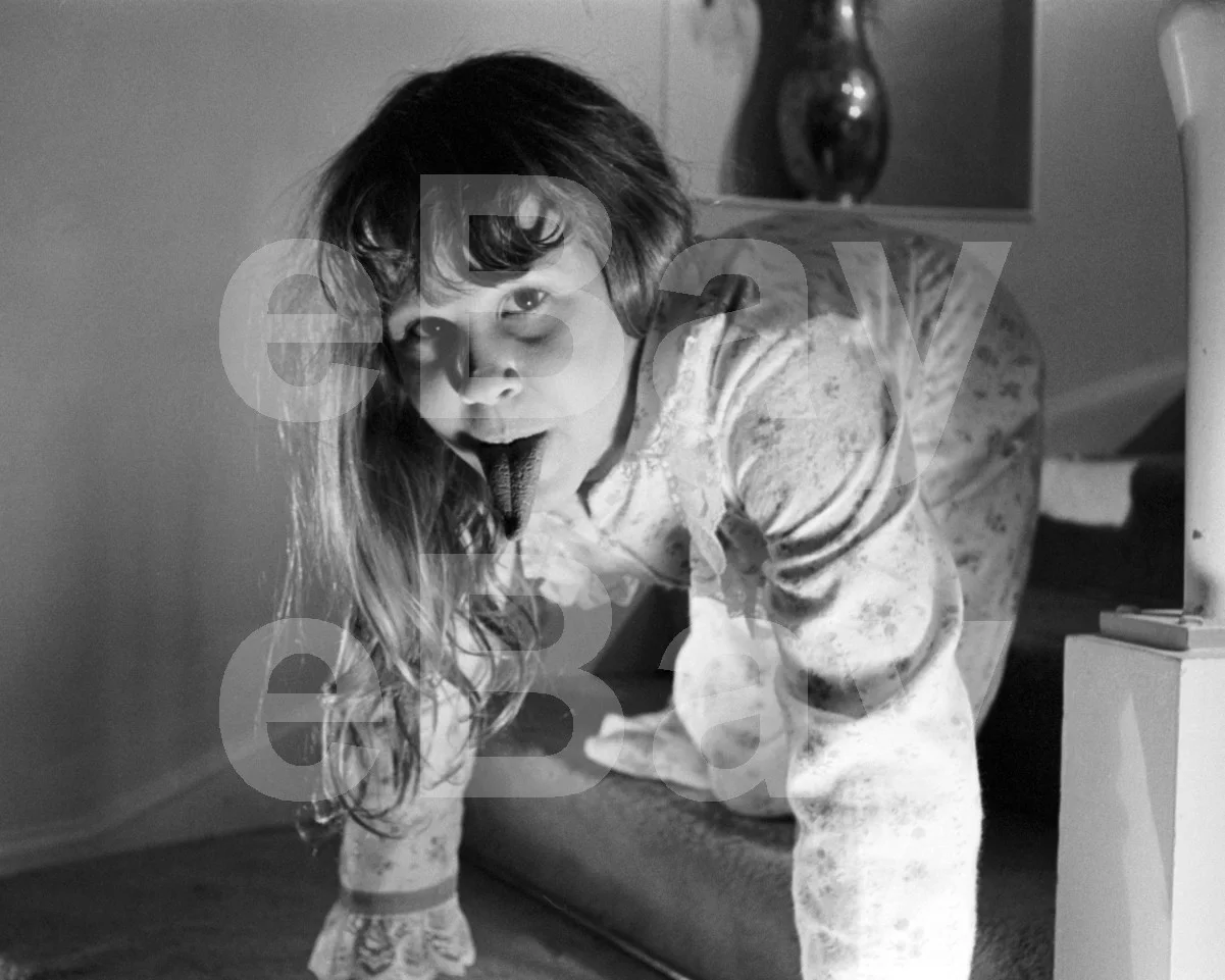 The Exorcist (1973) Linda Blair 16x12 Photo Poster Print, изображение 4