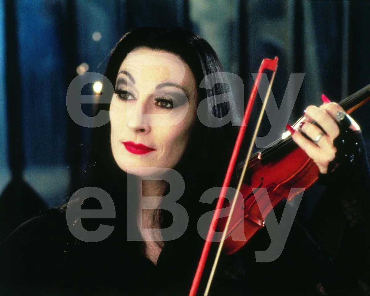The Addams Family (1991) Anjelica Huston 16x12 Photo Poster Print, изображение 4