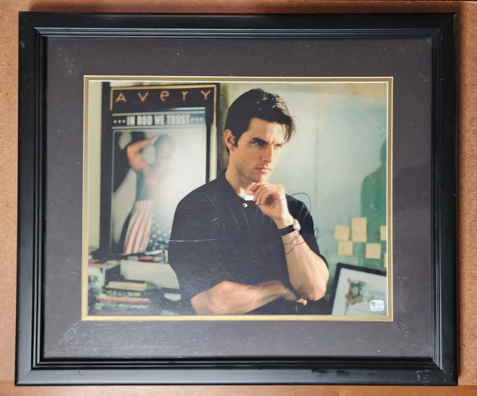 Tom Cruise — TOM CRUISE as Jerry McGuire Autographed / SIGNED Photo- Framed w/COA - 17x20