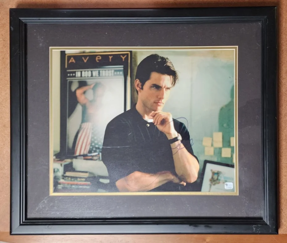 Tom Cruise — TOM CRUISE as Jerry McGuire Autographed / SIGNED Photo- Framed w/COA - 17x20, image 2