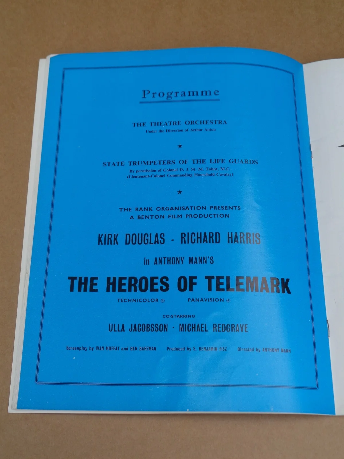 Kirk Douglas - Heroes Of Telemark - 1965 UK World Charity Premiere Brochure, изображение 2