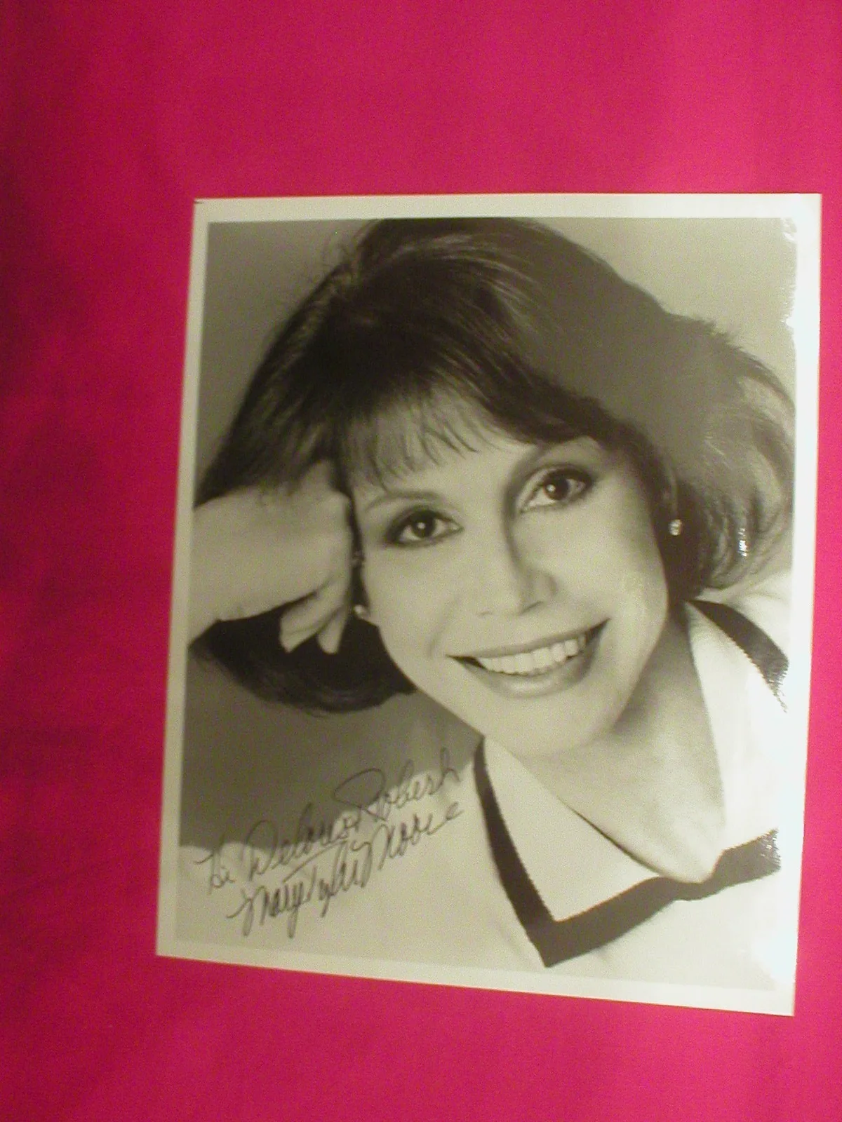Mary Tyler Moore — VINTAGE MARY TYLER MOORE SIGNED, AUTOGRAPHED & PERSONALIZED 8 X 10 PHOTO, изображение 2