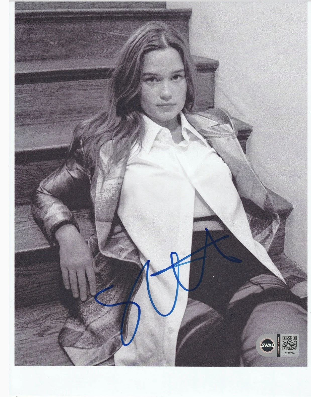 Sarah Catherine Hook — Sarah Catherine Hook The White Lotus Authentic Signe 8x10 Photo SWAU COA CERT 6
