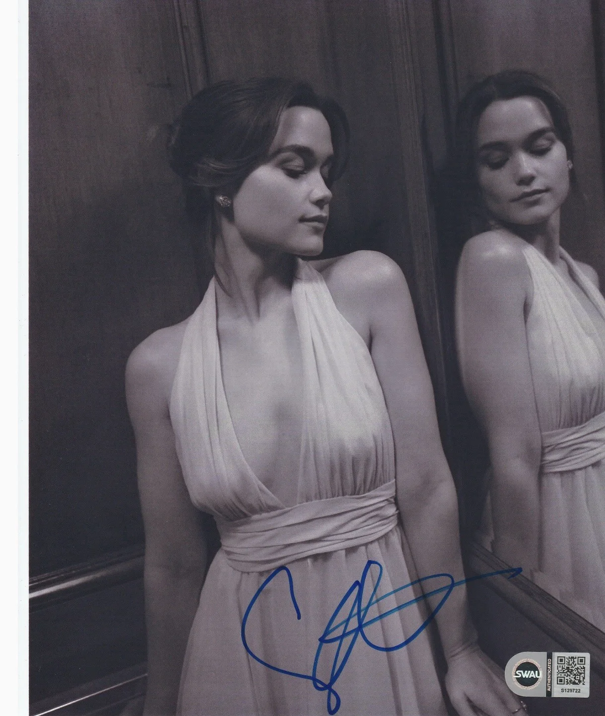 Sarah Catherine Hook — Sarah Catherine Hook The White Lotus Authentic Signe 8x10 Photo SWAU COA CERT 3