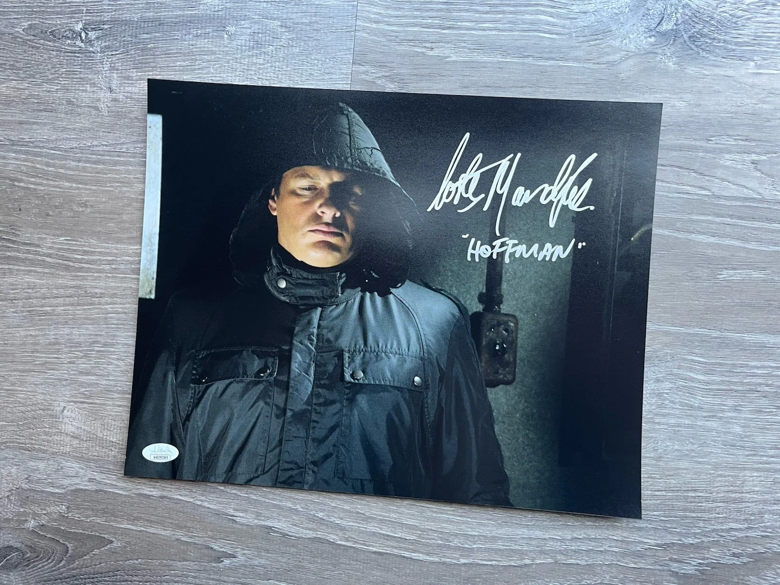 Costas Mandylor — Costas Mandylor Signed Saw 11x14 Photo JSA COA Detective Hoffman Jigsaw Horror, image 4