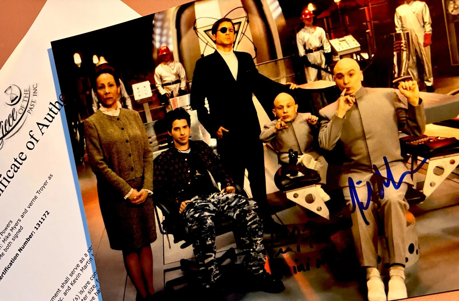 Mike Meyers, Verne Troyer — Mike Myers Signed & Verne Troyer Signed•*Austin Powers*•Piece of the Past COA, image 2