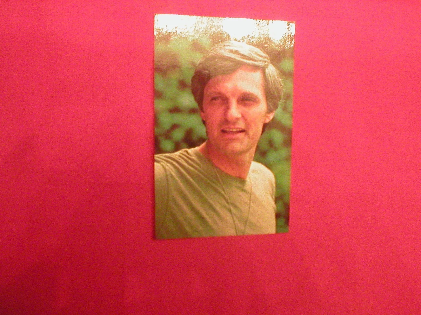 Alan Alda — VINTAGE ALAN ALDA MASH TV PROMO POSTCARD PRE-SIGNED AUTOGRAPHED PHOTO 3.5 X 5.5, изображение 2