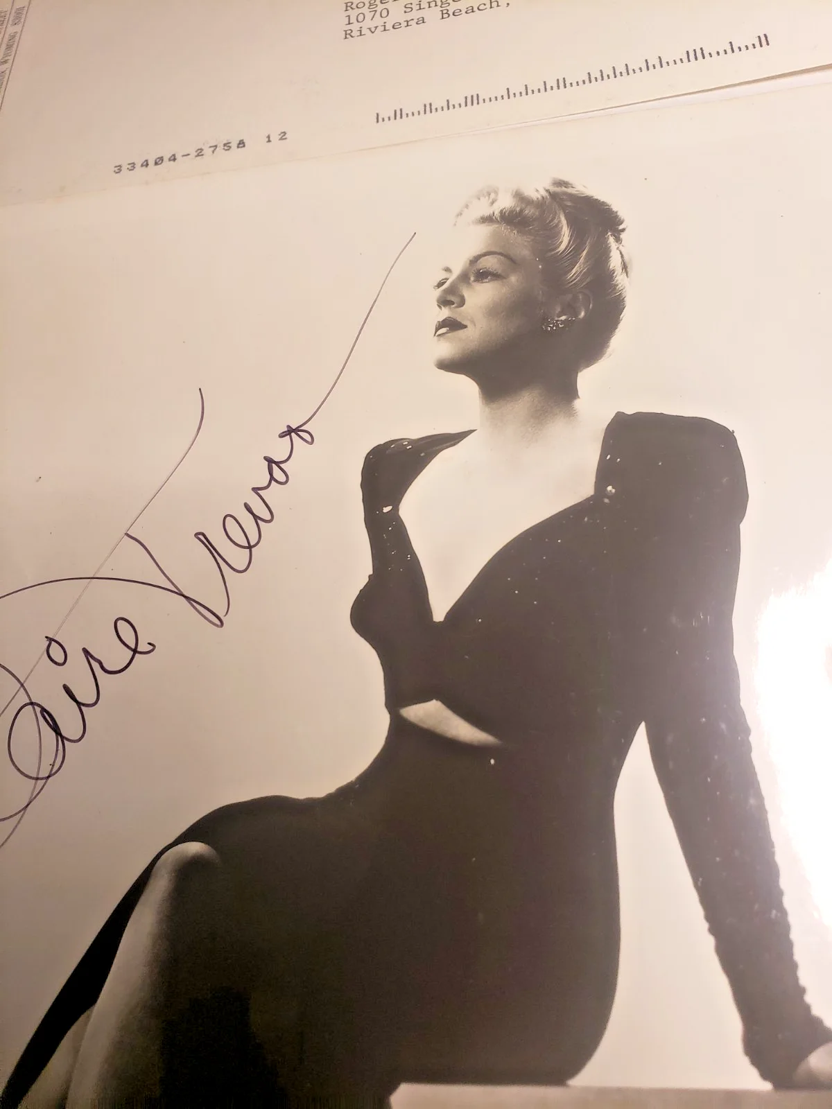 CLAIRE TREVOR — Claire Trevor Stunning Vintage Signed Autograph 8x10, image 2