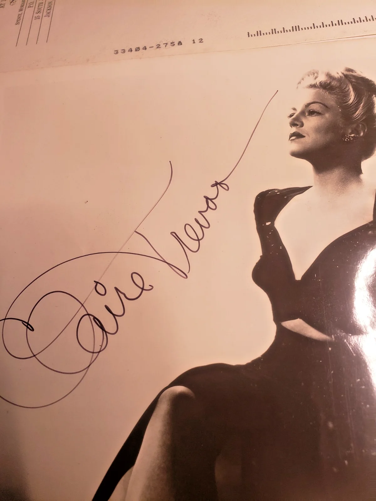 CLAIRE TREVOR — Claire Trevor Stunning Vintage Signed Autograph 8x10, image 3