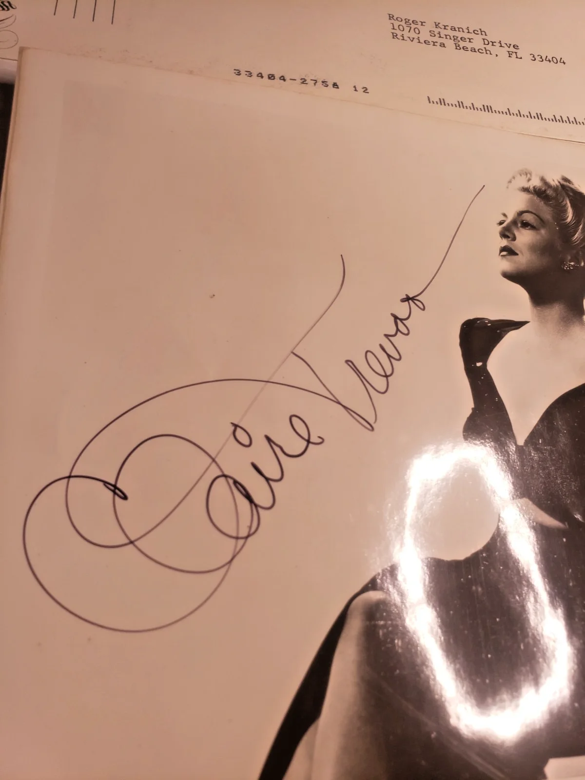 CLAIRE TREVOR — Claire Trevor Stunning Vintage Signed Autograph 8x10, image 4