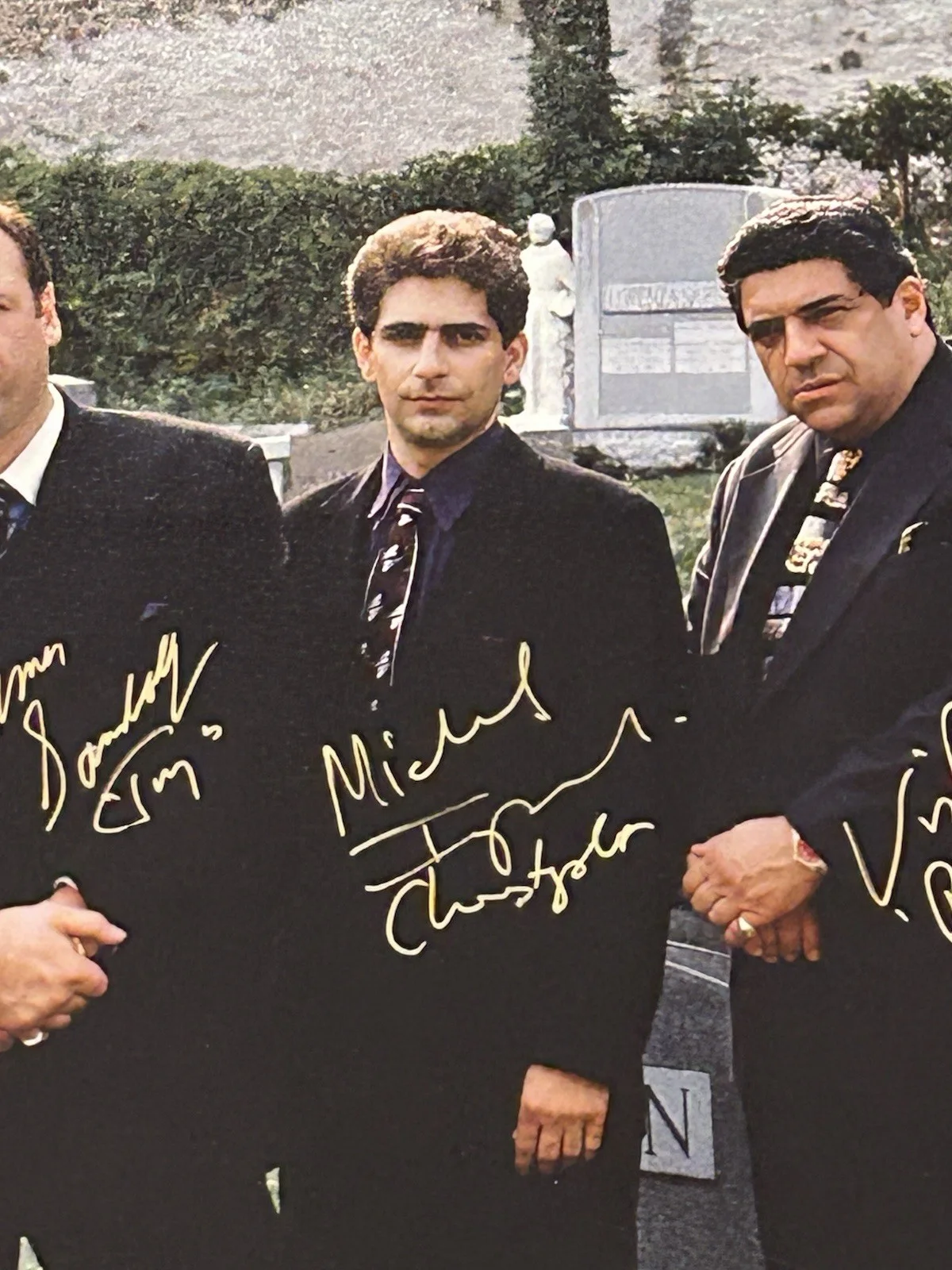James Gandolfini — The Sopranos Cast Signed & Framed 16x20 Photo Auto & Inscriptions Steiner COA, image 3