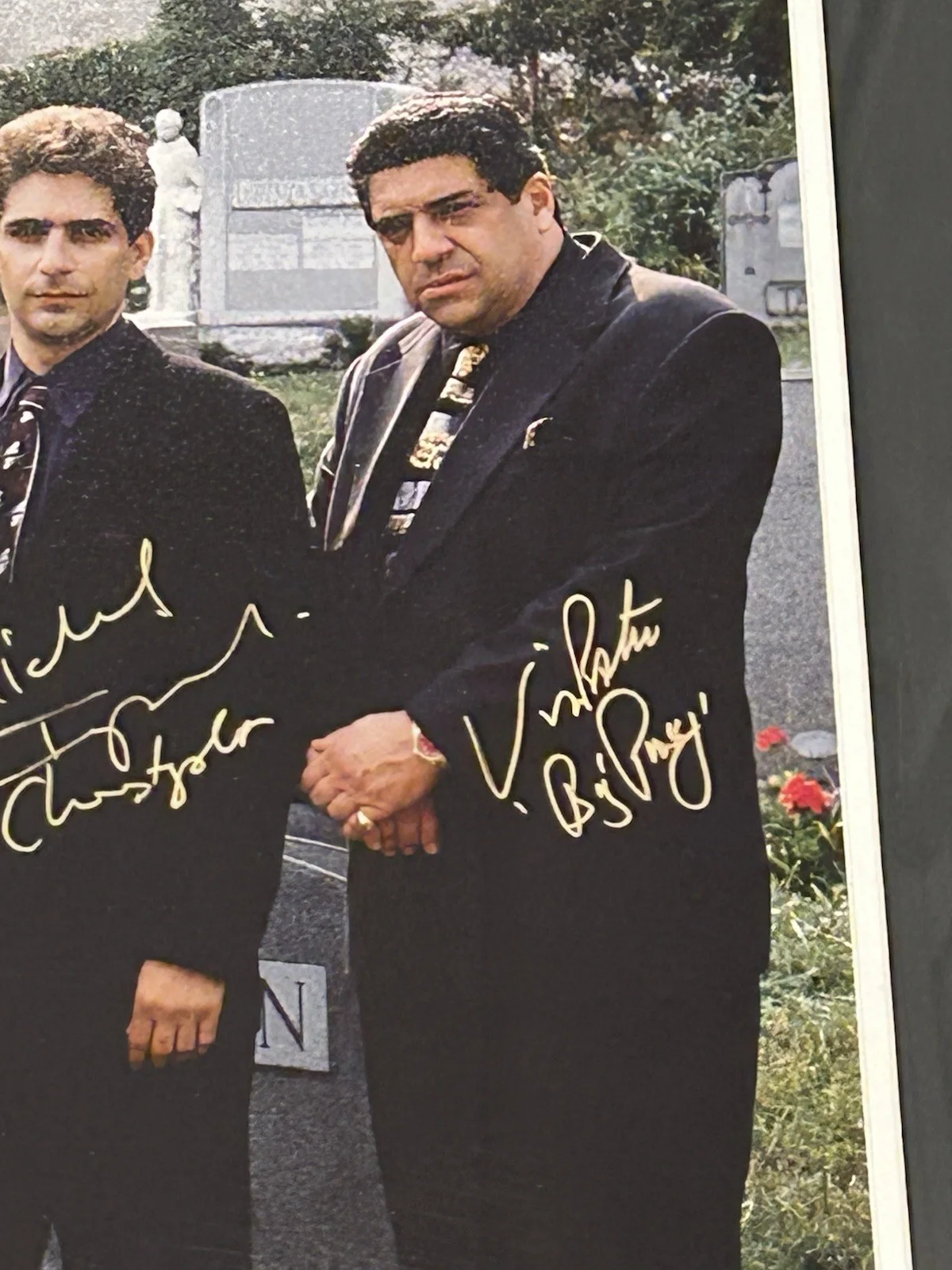 James Gandolfini — The Sopranos Cast Signed & Framed 16x20 Photo Auto & Inscriptions Steiner COA, image 4