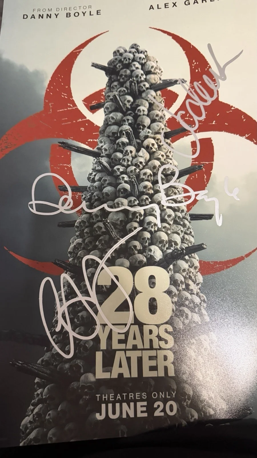 Jodie Comer — 28 Years Later Jodie Comer, Danny Boyle + 1 signed Photo 11x17 Large Autograph, image 3