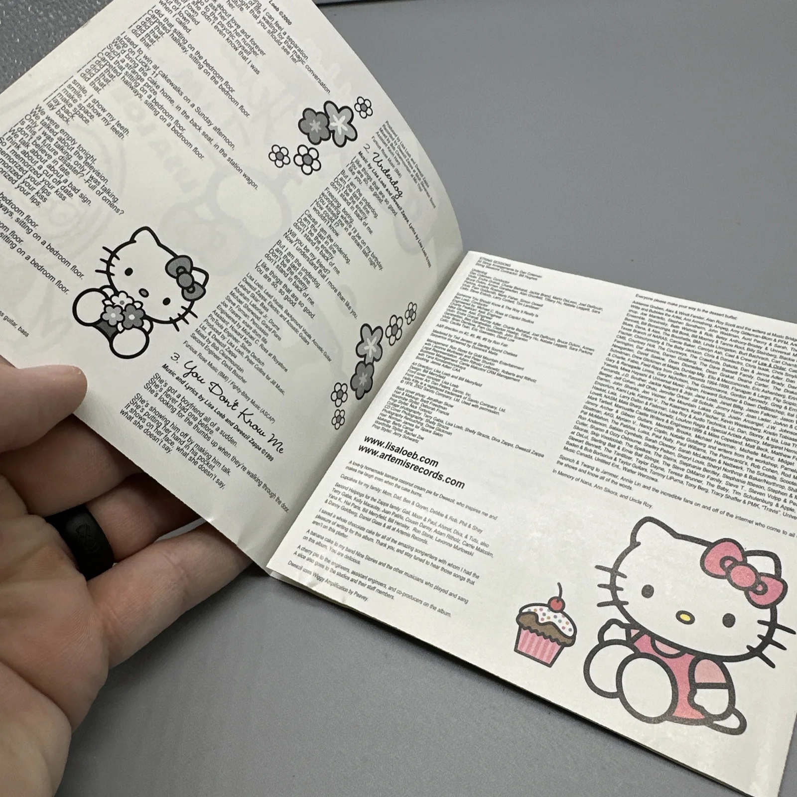 Hello Kitty Lisa Loeb CD Artwork Only Signed Autographed Album, image 4