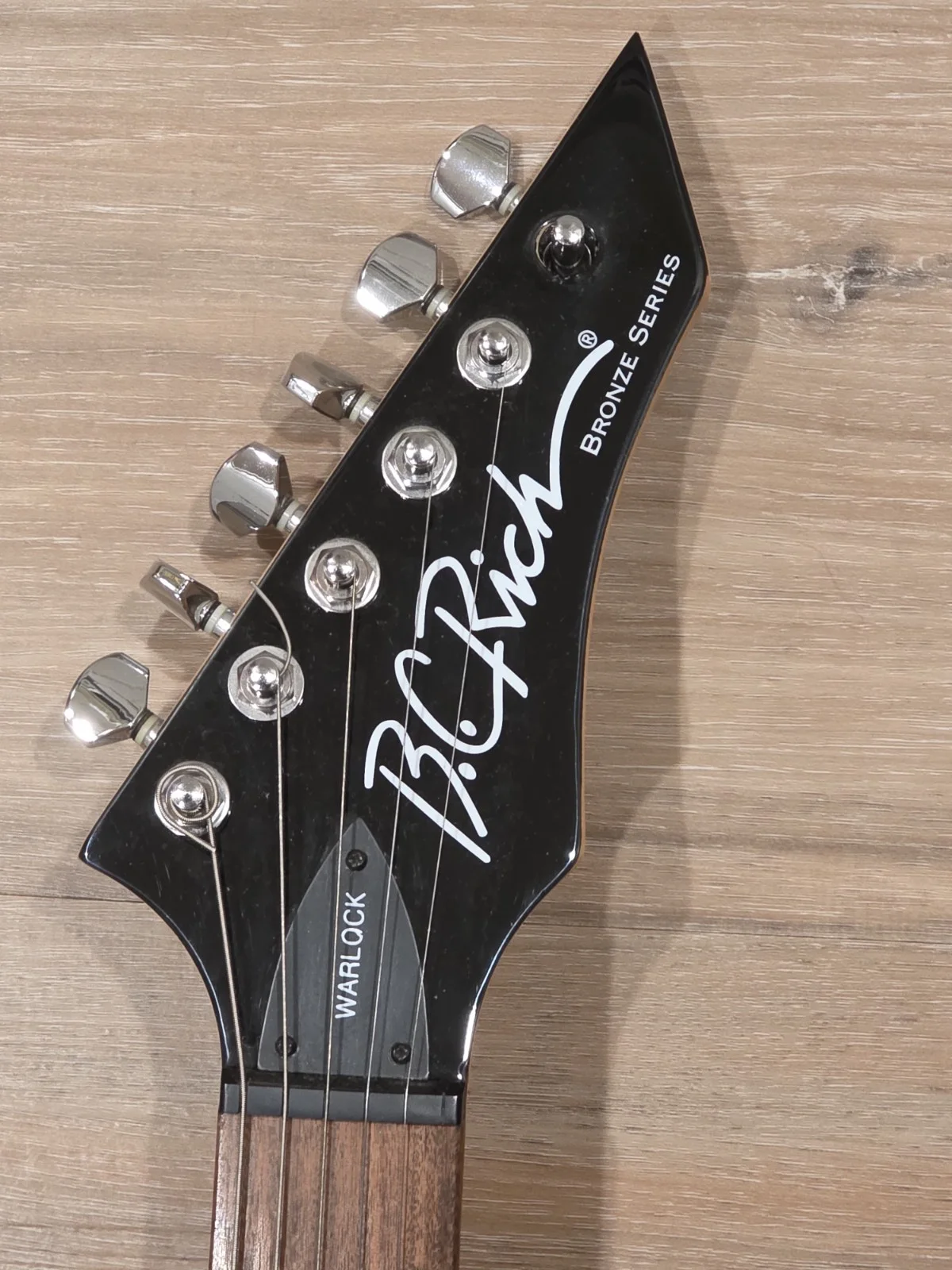 Rock Band Fuel Signed/Autographed By All 5 Members. B.C. Rich Warlock Guitar, изображение 4