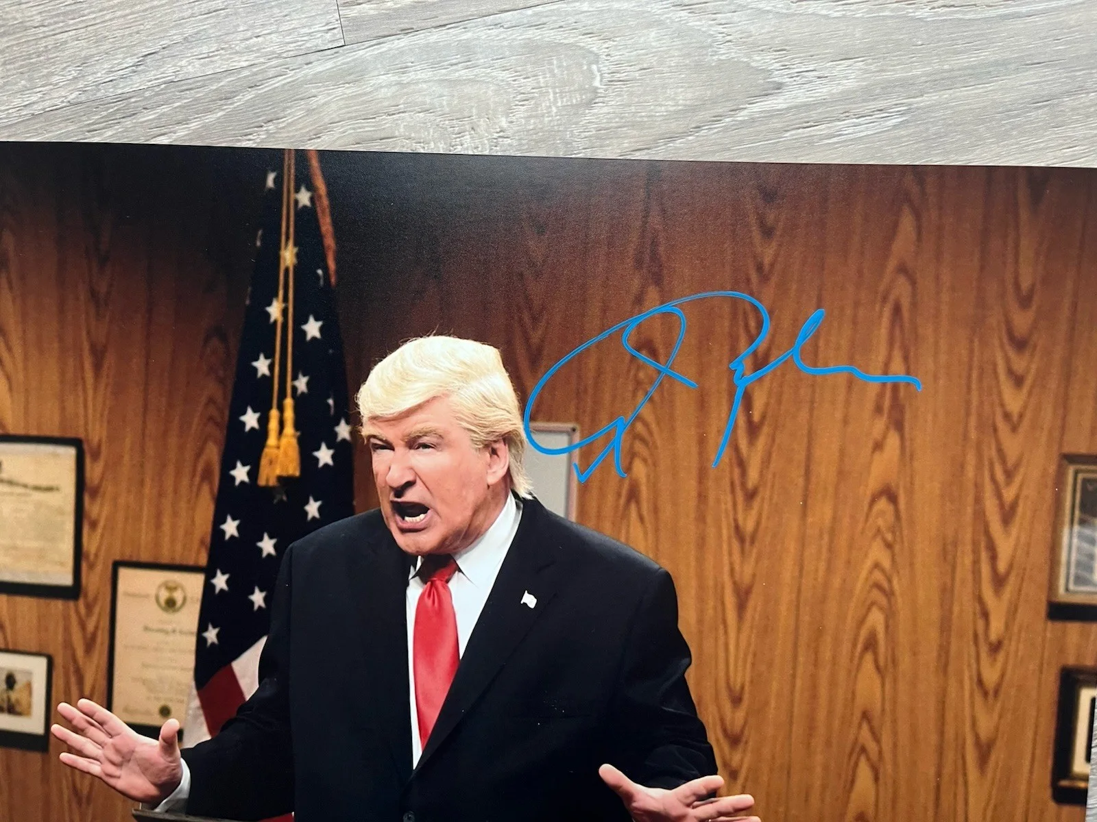 Alec Baldwin — Alec Baldwin Signed SNL Donald Trump 11x14 Photo JSA COA Saturday Night Live, изображение 5