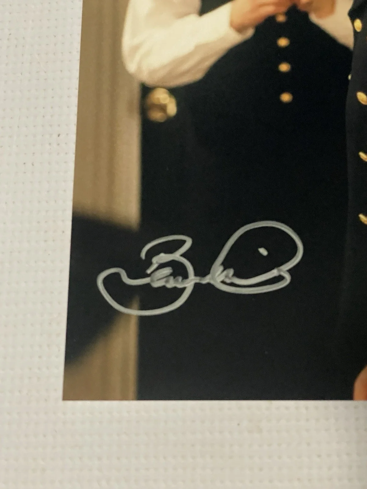 Bernard Hill — Bernard Hill (Captain Smith) Signed Autographed 8x10 Titanic Movie Photo SWAU, изображение 2