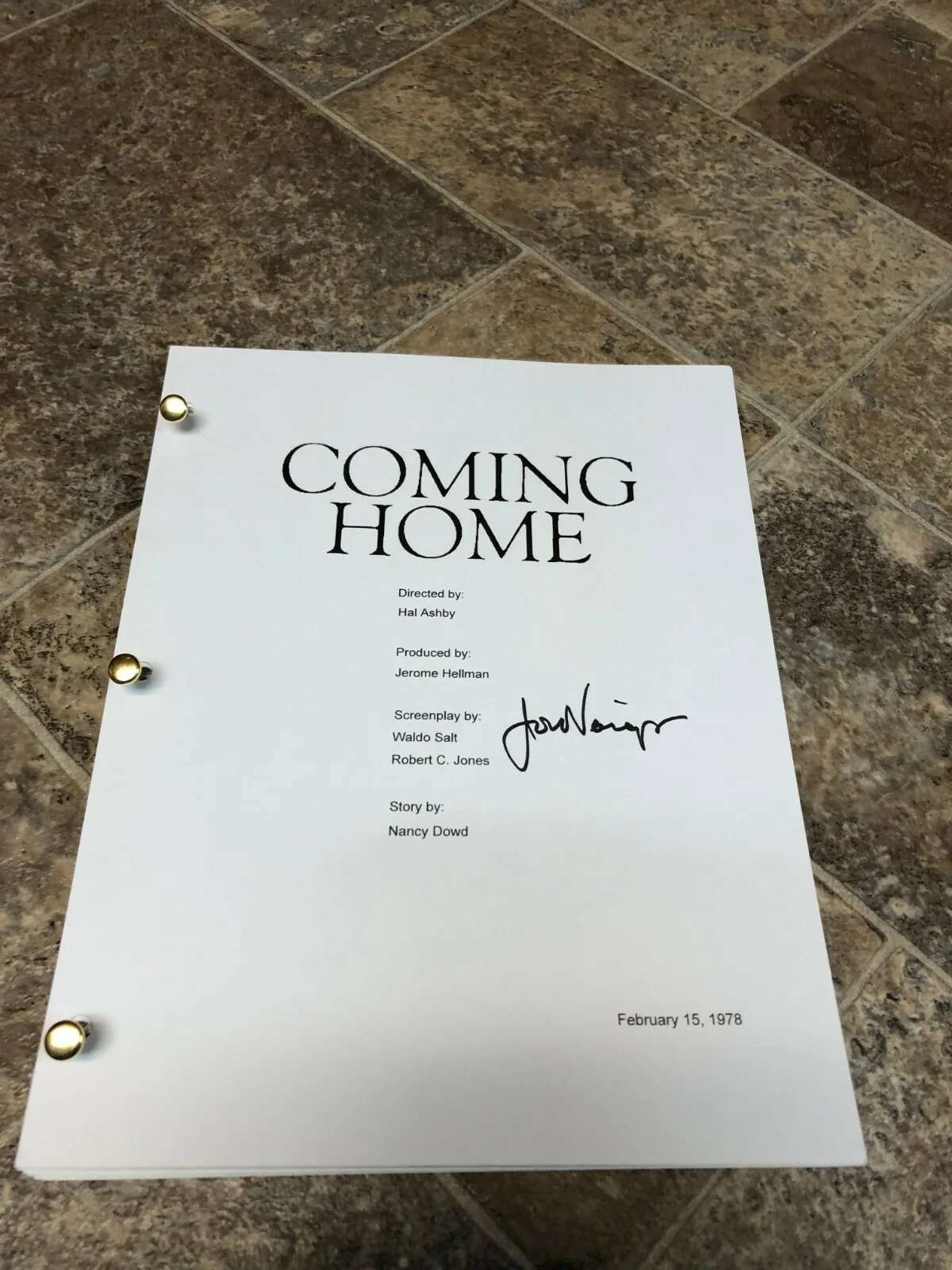 JON VOIGHT — JON VOIGHT COMING HOME SIGNED AUTOGRAPHED FULL MOVIE SCRIPT