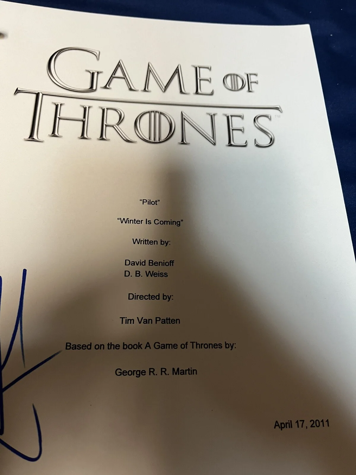 Alfie Allen — ALFIE ALLEN SIGNED AUTOGRAPHED GAME OF THRONES PILOT SCRIPT PROOF THERON GREYJOY, image 3