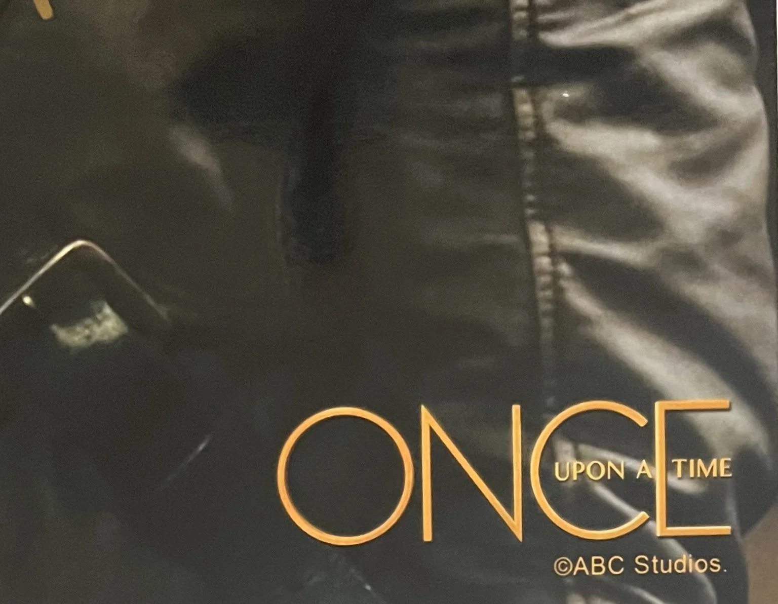 Sean Maguire — Sean Maguire SIGNED 8x10 Photo as Robin Hood From “Once Upon a Time” CE COA 2018, image 3
