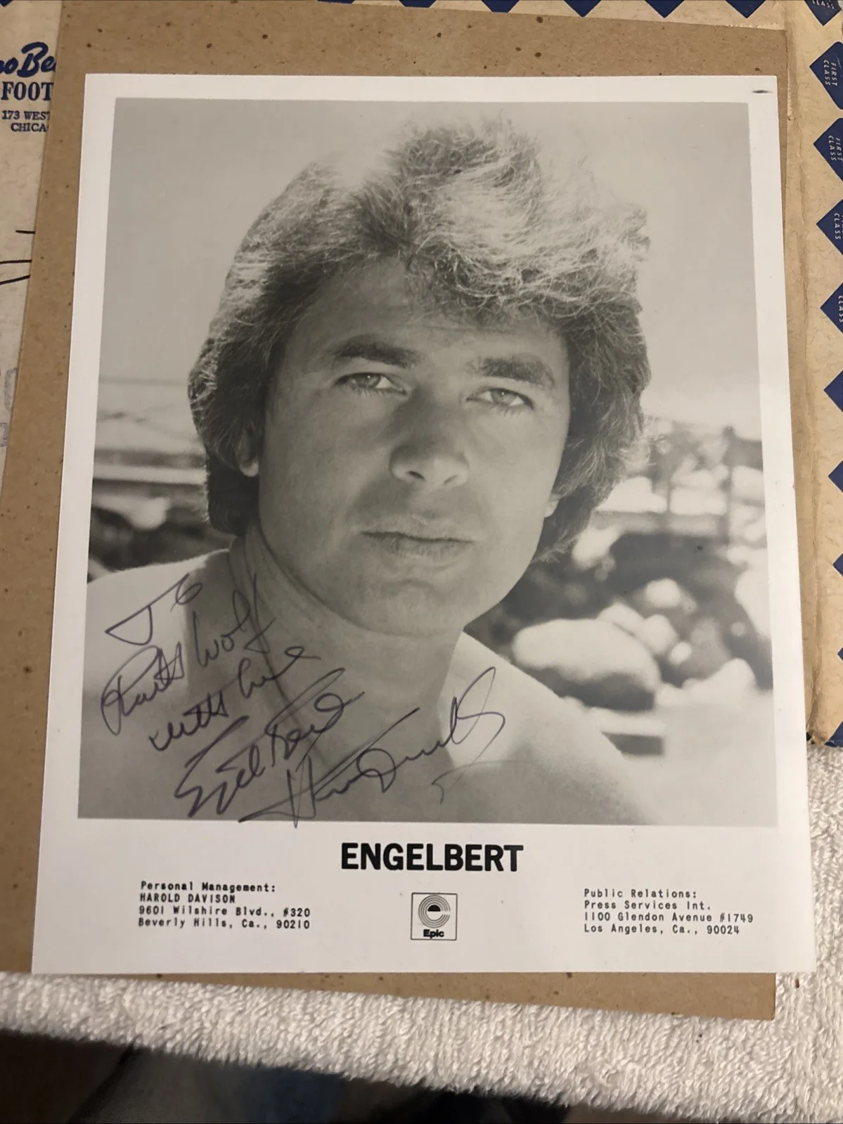 Engelbert Humperdinck Signed Photo "To Paul Wolf" Chi Bears Env Bob Wolf Writer, изображение 5
