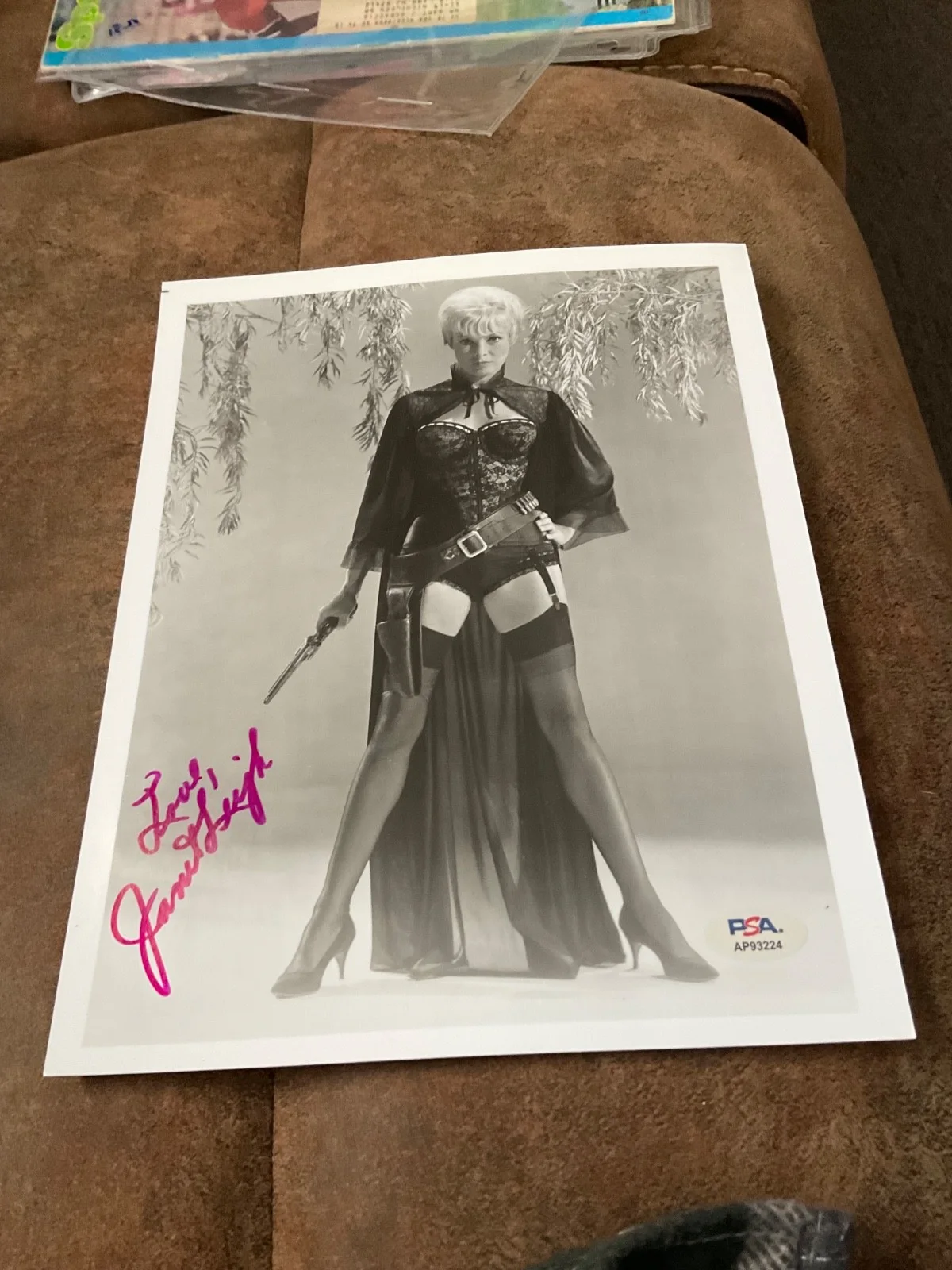 DECEASED JANET LEIGH SIGNED 8x10 PSA AP93224, image 2