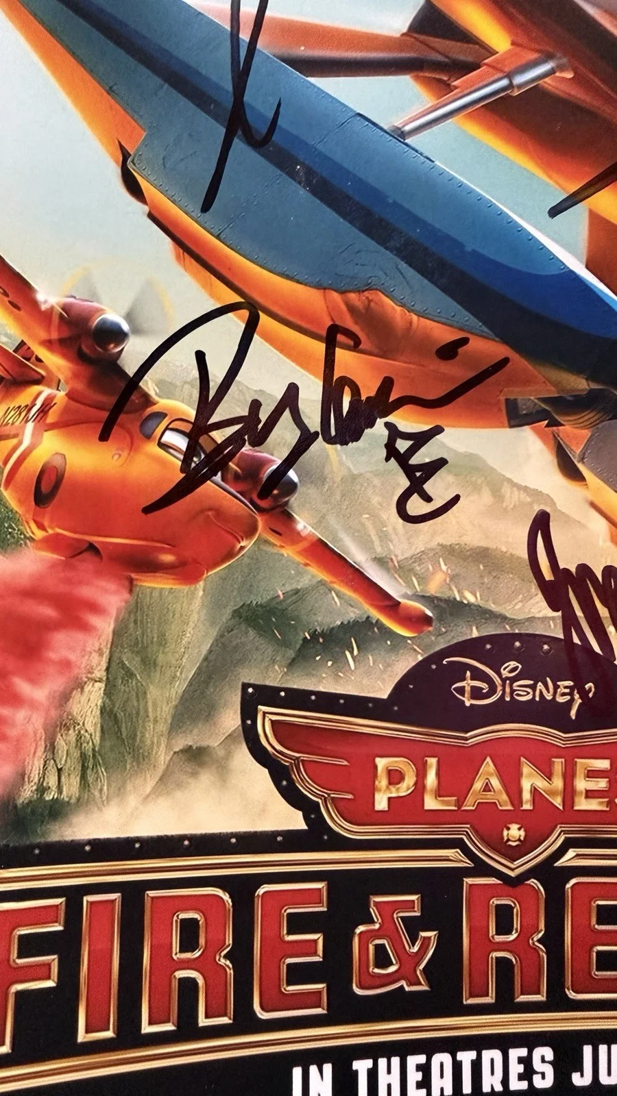 Fred Willard — Signed Fred Willard, Dane Cook+Autographed Disney PLANES 11x14 Photo BECKETT, изображение 3