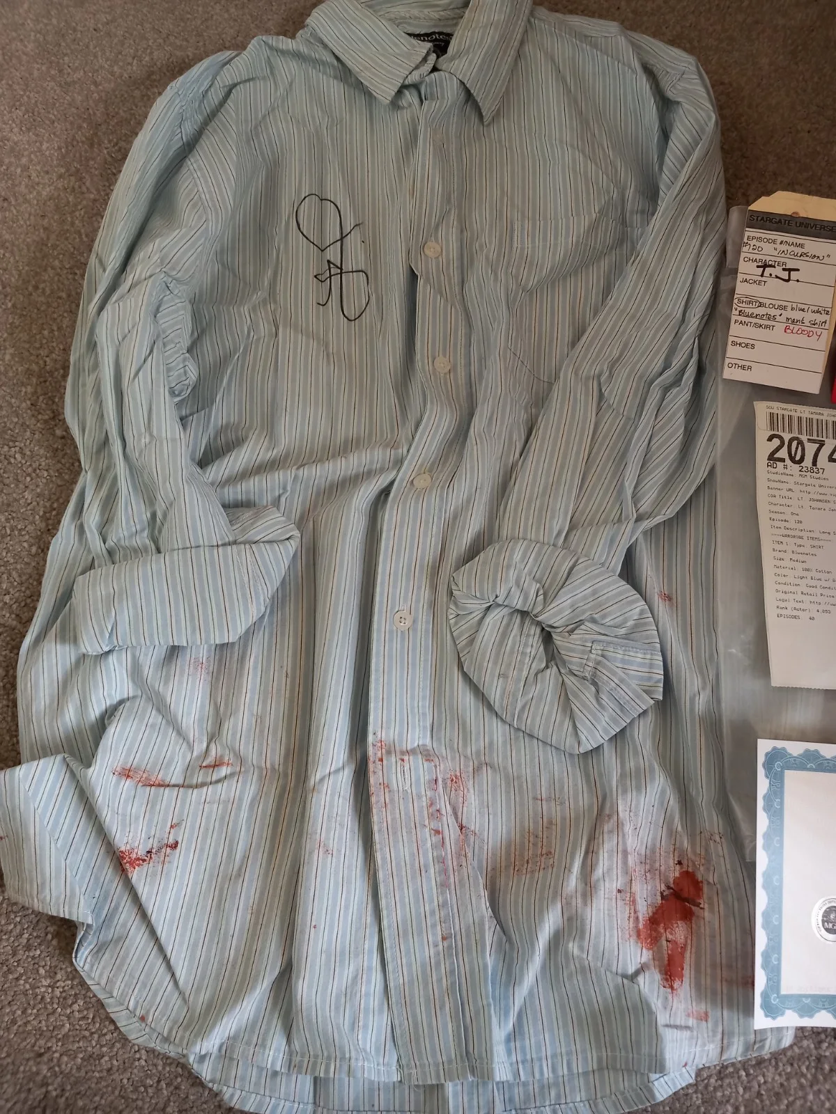 STARGATE UNIVERSE SCREEN WORN COSTUME TJ SHIRT EPISODE INCURSION 2 SIGNED ALAINA, image 3