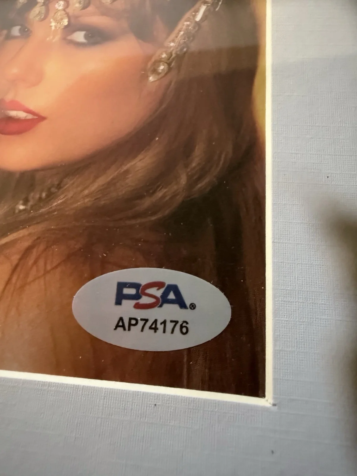 Taylor Alison Swift Authentic Rare Signed Autographed CD Album PSA COA, image 2