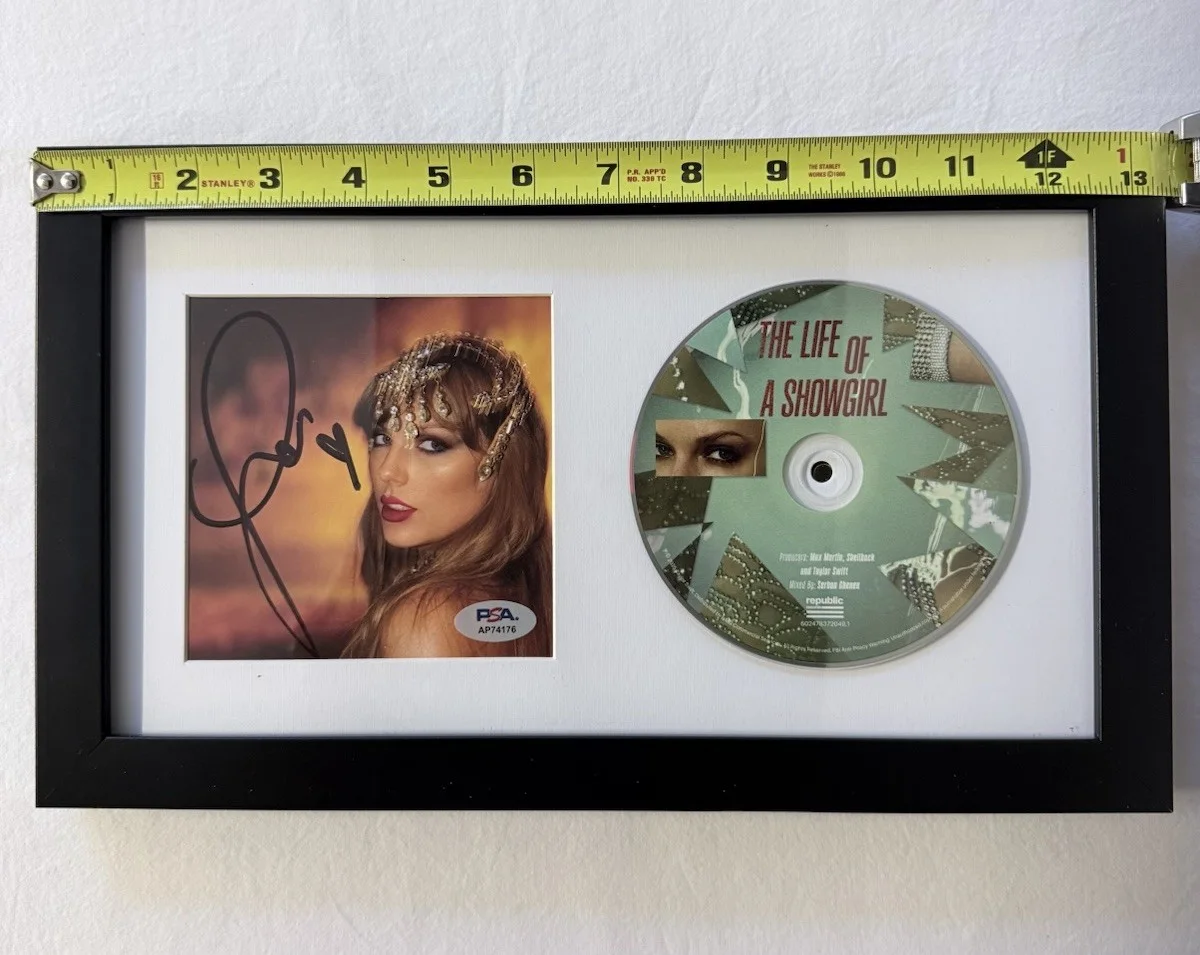 Taylor Alison Swift Authentic Rare Signed Autographed CD Album PSA COA, image 3