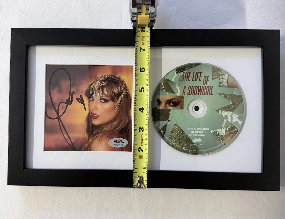Taylor Alison Swift Authentic Rare Signed Autographed CD Album PSA COA, image 4