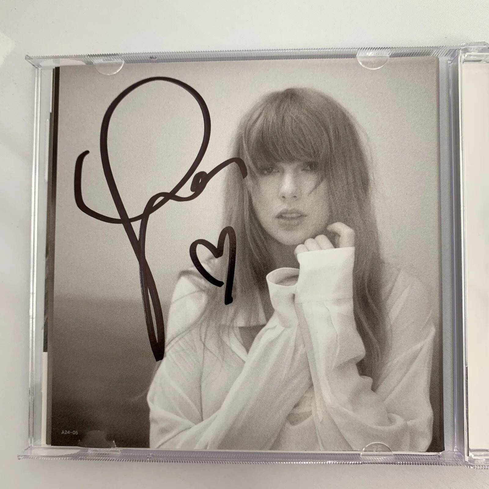Taylor Swift The Tortured Poets Department CD With Hand Signed Heart RARE, изображение 4