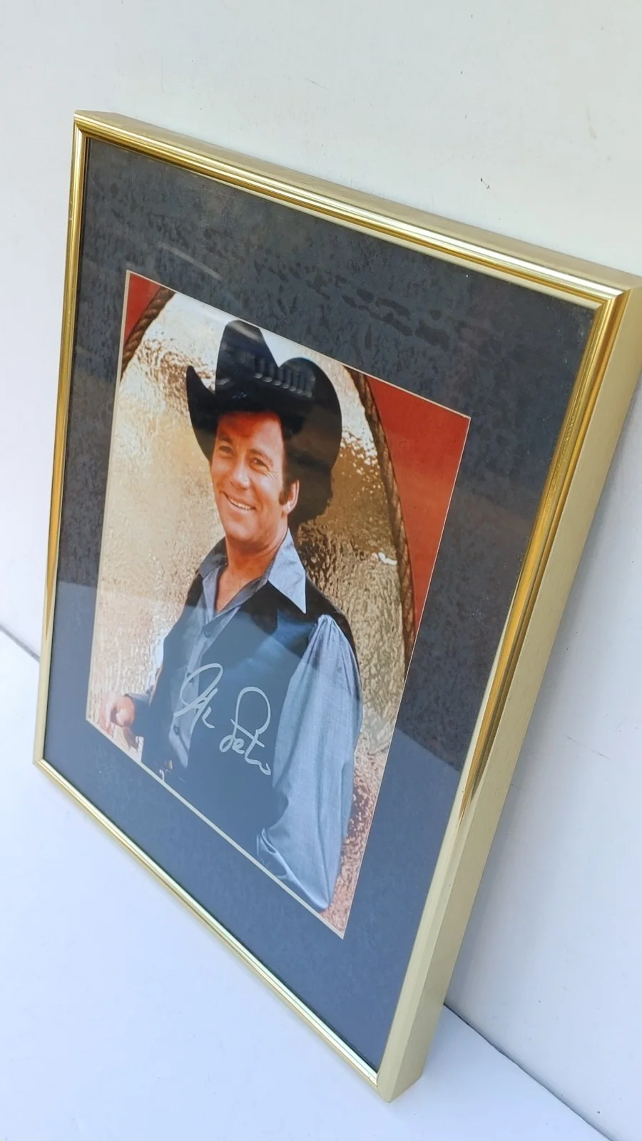 William Shatner — William Shatner as Jeff Cable Barbary Coast Autographed Photo Framed with COA, изображение 2