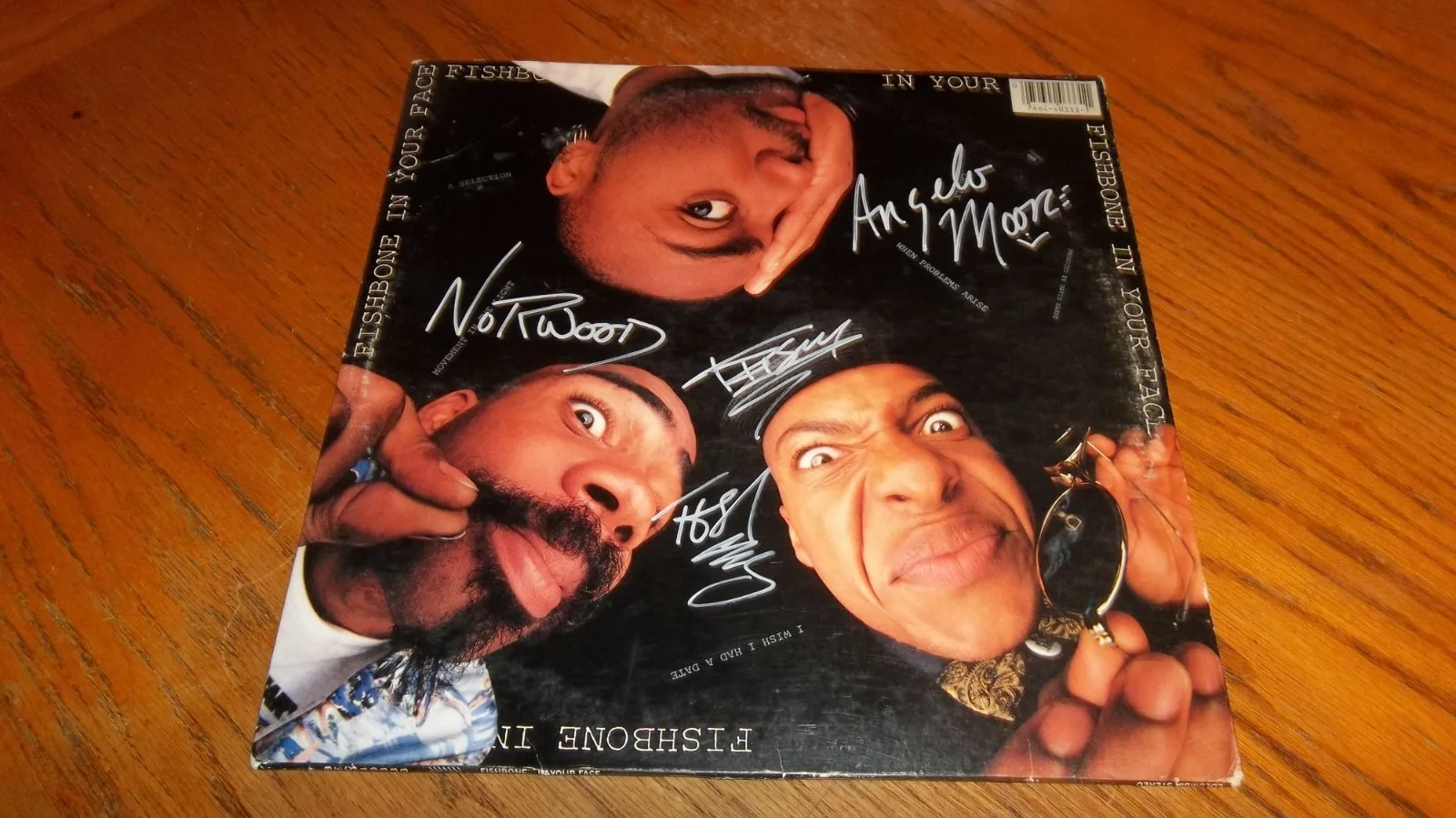 FISHBONE SIGNED IN YOUR FACE VINYL LP RECORD ANGELO MOORE JSA COA Columbia, image 3