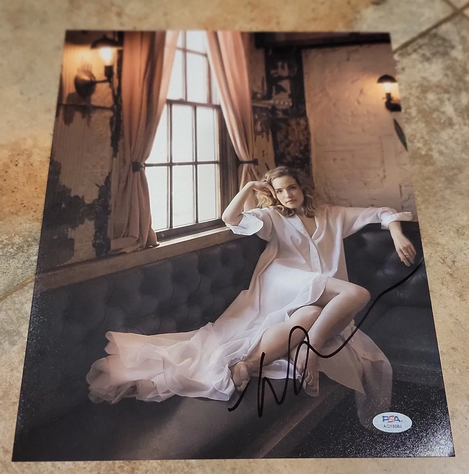 Willa Fitzgerald — Willa Fitzgerald signed 11x14 photo PSA DNA autograph photoshoot feet